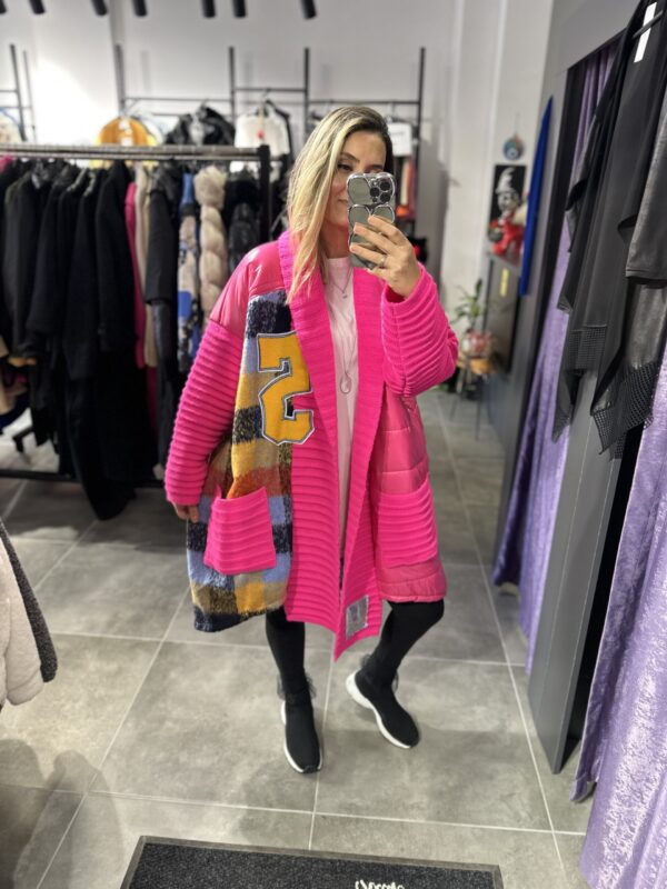 PEMBE TASARIM KEÇE TRİKO KABAN