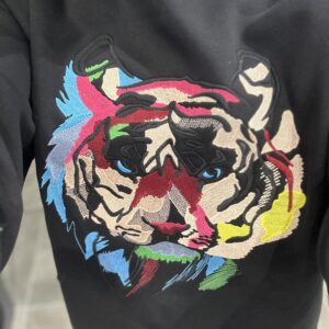 SİYAH KAPLAN İŞLEMELİ ŞARDONLU SWEAT