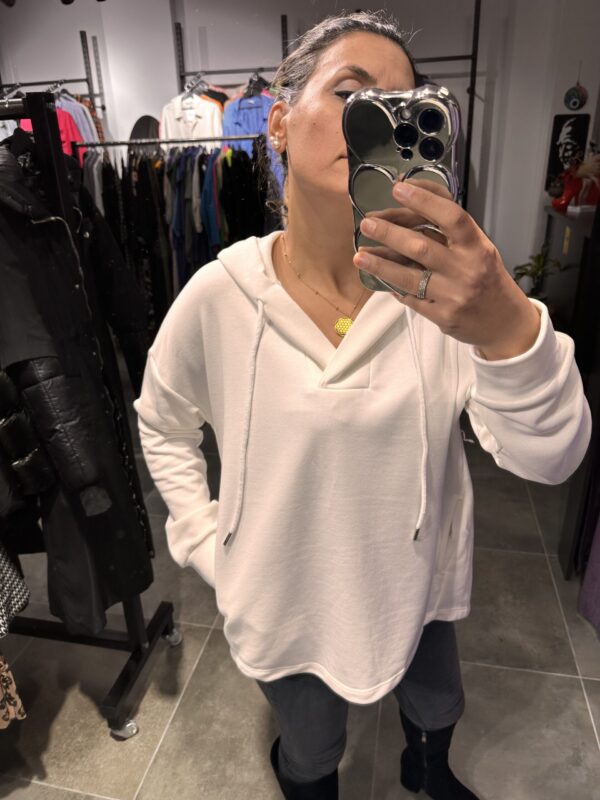 BEYAZ KAPŞONLU SWEAT - Görsel 6