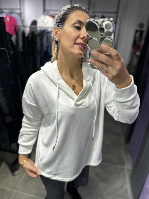 BEYAZ KAPŞONLU SWEAT