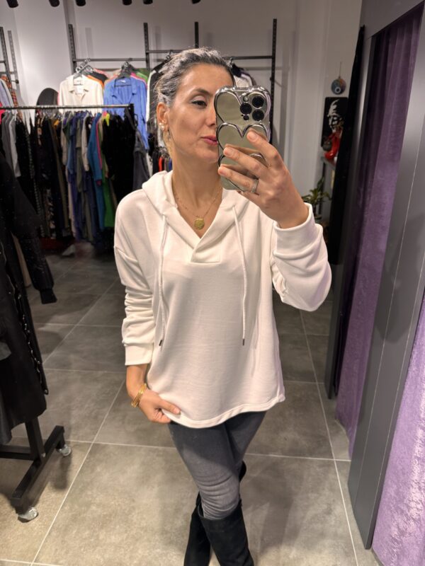 BEYAZ KAPŞONLU SWEAT - Görsel 7