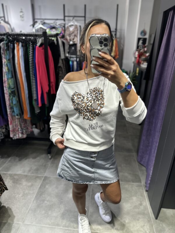 BEYAZ KALP LEOPAR OMZU DÜŞÜK SWEAT - Görsel 2
