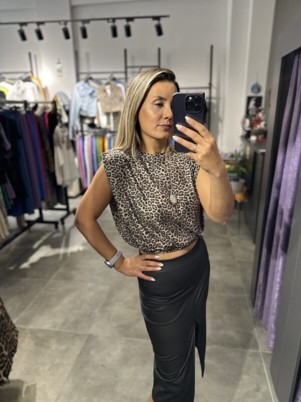 LEOPAR KOLSUZ ALT LASTİKLİ BLUZ - Görsel 3