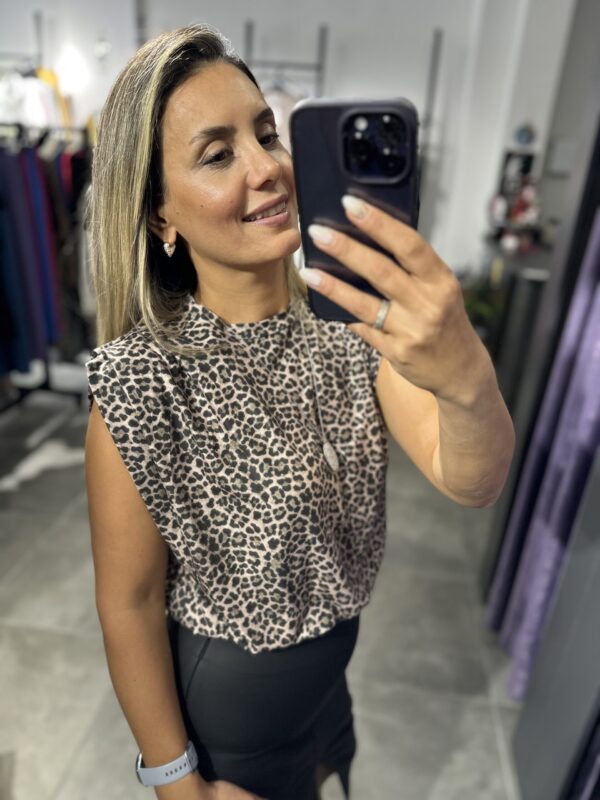 LEOPAR KOLSUZ ALT LASTİKLİ BLUZ - Görsel 5