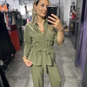 YEŞİL TENSEL DÜĞMELİ TAKIM