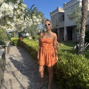 TURUNCU RENKLİ KISA TULUM