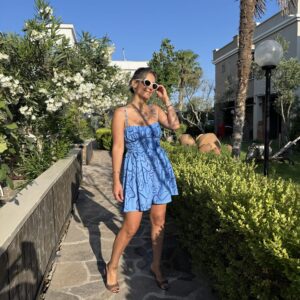 MAVİ RENKLİ KISA TULUM